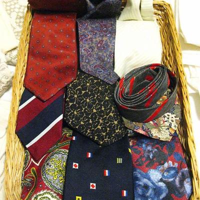 Men's Neckties and Necktie Handkerchief Sets