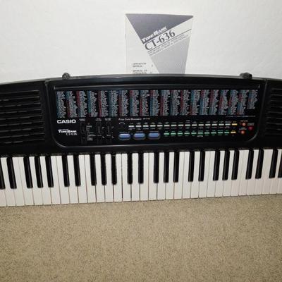 Casio CT 636 Tone Bank Keyboard with stand