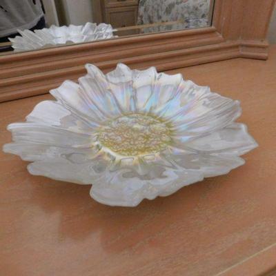 Akcam Turkish Iridescent flower bowl