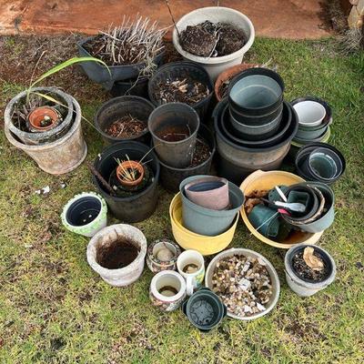 PPE214– Assorted Planter Pots