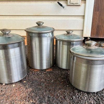 PPE223- (4) Lidded Metal Canisters