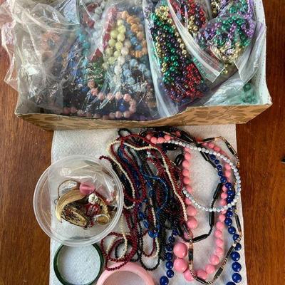 PPE231- Assorted Mystery Lot Of Costume Jewelry 