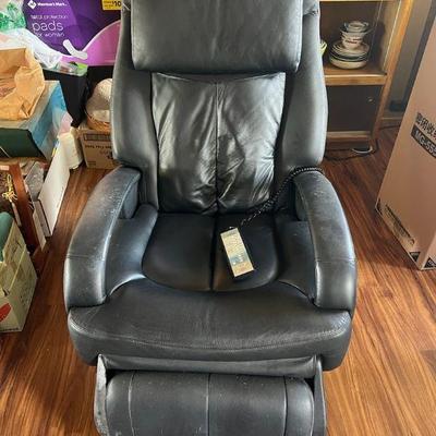 PPE025- Human Touch Black Leather Massage Chair
