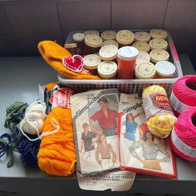 PPE175- Tray Of Buttons, Yarn & Vintage Sewing Patterns