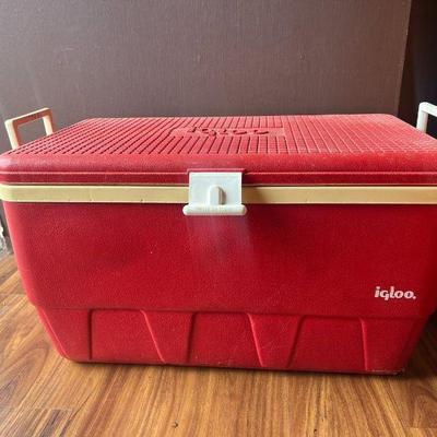 PPE032- Vintage Red Igloo Cooler 