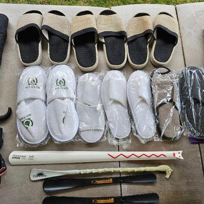 PPE132-Lot Of Various Sandals, Hotel Slippers, Umbrellas And Shoehorns