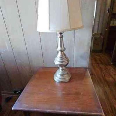 PPE045-Vintage Wooden Side Table With Lamp