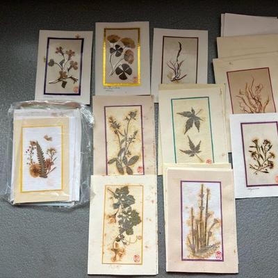 PPE168- Vintage Pressed Flower On Paper Cards