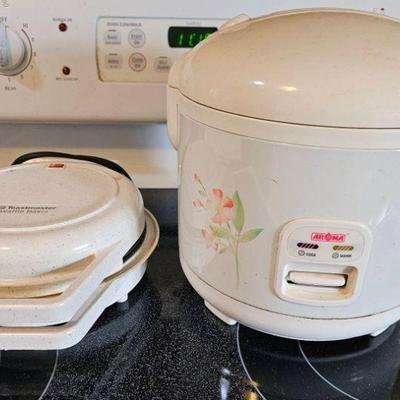 PPE101-Aroma Rice Cooker/warmer And Toastmaster Waffle Baker