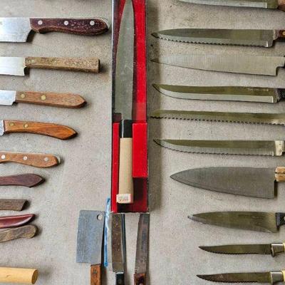 PPE111-Assorted Kitchen Knives W/special Japanese Knife