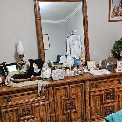 Thomasville vintage bedroom furniture