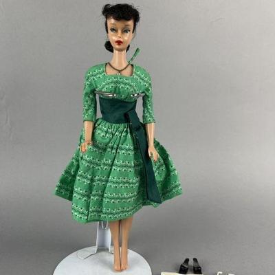 Lot 356 | 1963 Swingin' Easy Midge by Barbie