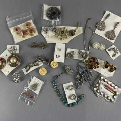 Lot 628 | Vintage Costume Jewelry