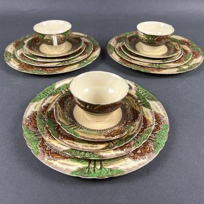 Lot 499 | Set of Myatt Son & Co. Teacups and Plates
