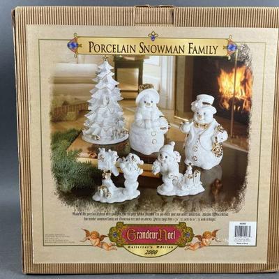 Lot 346 | Grandeur Noel 2000 Porcelain Snowman Family