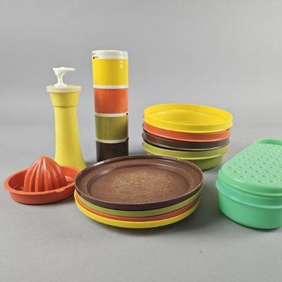 Lot 379 | Vintage Tupperware Lot