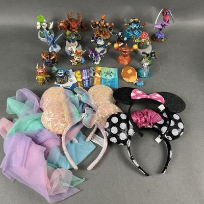 Lot 422 | Skylanders Giants Toys and Cards and More
