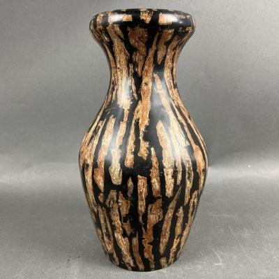 Lot 398 | Cotton Husk Vase Marquis Collection