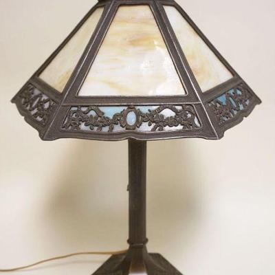 1001	PANELED SLAG GLASS TABLE LAMP, APPROXIMATELY 20 1/2 IN HIGH
