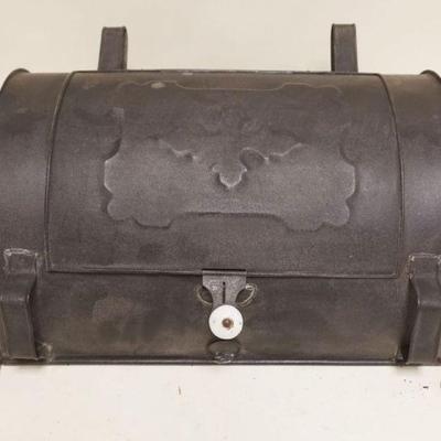 1257	COUNTRY PRIMITIVE TIN HINGED LID ROASTER, APPROXIMATELY 13 IN X 17 IN X 8 IN HIGH
