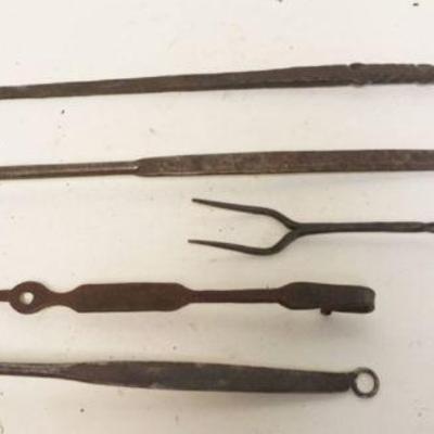 1227	PRIMITIVE WROUGHT IRON FORKS, LONGEST APPROXIMATELY 24 IN
