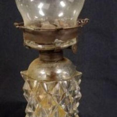 1107	ANTIQUE FLINT GLASS KEROSENE LAMP
