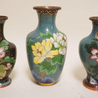 1028	3 ASSORTED CLOISONNE VASES, TALLEST APPROXIMATELY 7 IN HIGH
