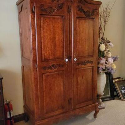 Wardrobe converted cabinet $250