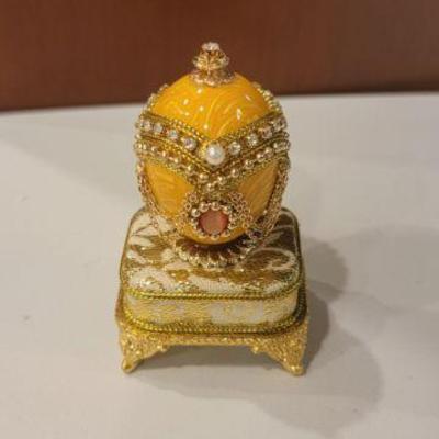 Kingspoint trinket/engagement ring box $15