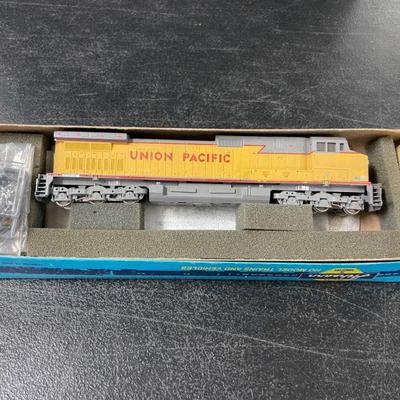 HO SCALE ENGINE