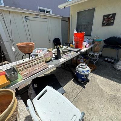 Yard sale photo in Alameda, CA