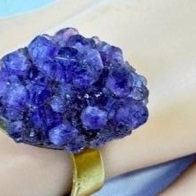 Stunning 18k and Amethyst Cluster Ring 

Size 6.5