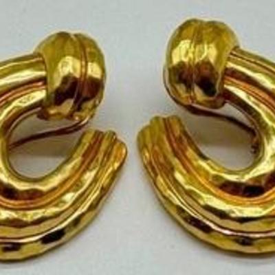 Pair of Dunay 18k Gold Earrings 

Weight 3.76 grams. 