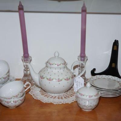 Kaiser porcelain tea set with dessert plates 