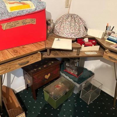 Sewing table