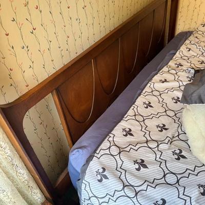 Broyhill headboard & frame