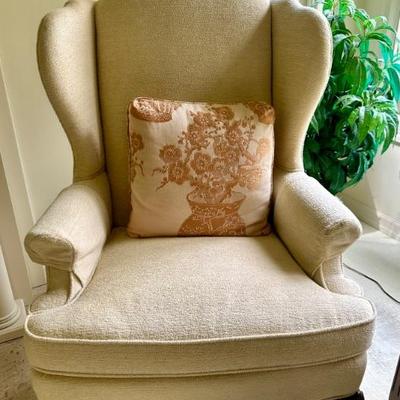 Accent chair