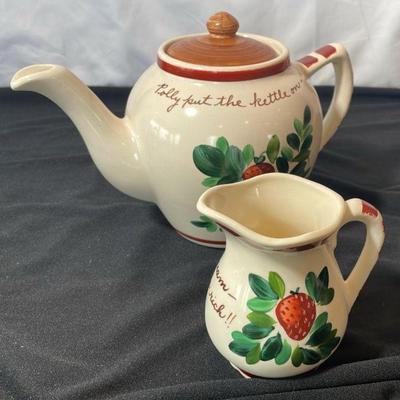 Vintage USA Made Teapot * Creamer
