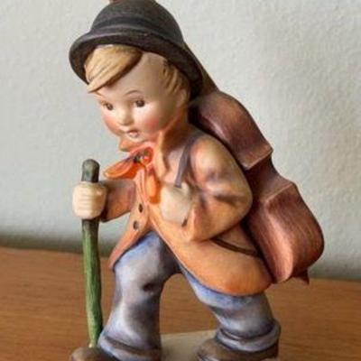 Hummel 6” Figurine Goebel Western Germany #89/1 Bee Mark
