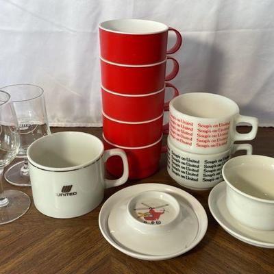 Vintage United Airlines Soup * Coffee * Wine Glasses * Western Airlines Plastic Coffee Cup * Saucers
