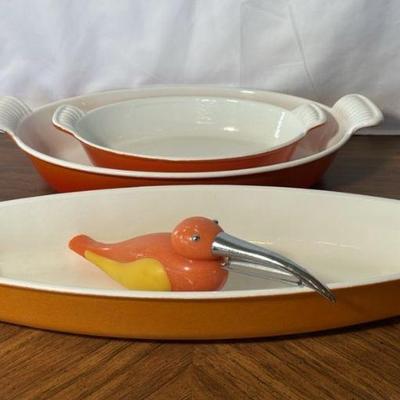 Le Creuset Orange Casserole Dishes * Sizes 20 * 28 * 31 * Groovy Orange Bird Design Peeler
