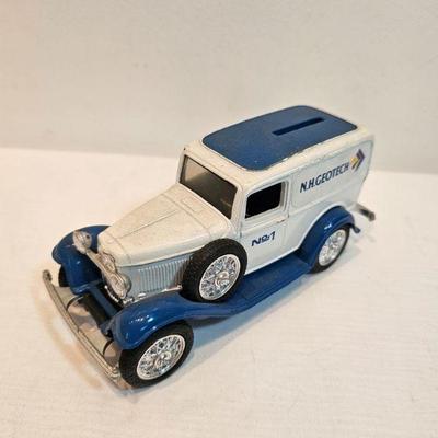 https://www.auctionninja.com/stress-free-estate-services-llc/sales/details/gold-jewelry-coins-antiques-toys-art-collectibles-fishing-lure...