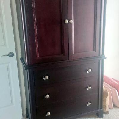 Manhattan Collection Armoire