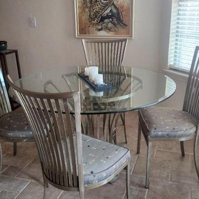 BReakfast knook table and chairs