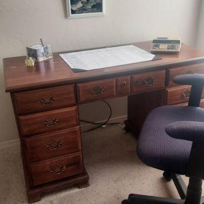 Keyhole Desk