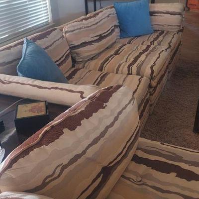 1970's Sherrill Sectional lovely and well kept Creme and brown earth tones