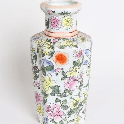 Chinese Floral Procelain Vase