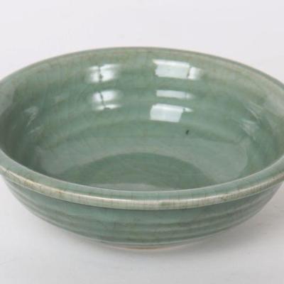 Chinese Crackle Glazed Celadon Bowl