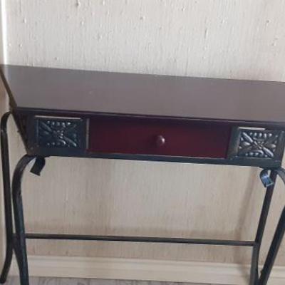 Metal entry table