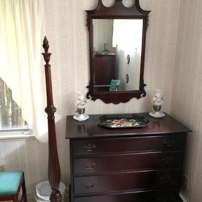 High quality mahogany full size bedroom set in excellent
